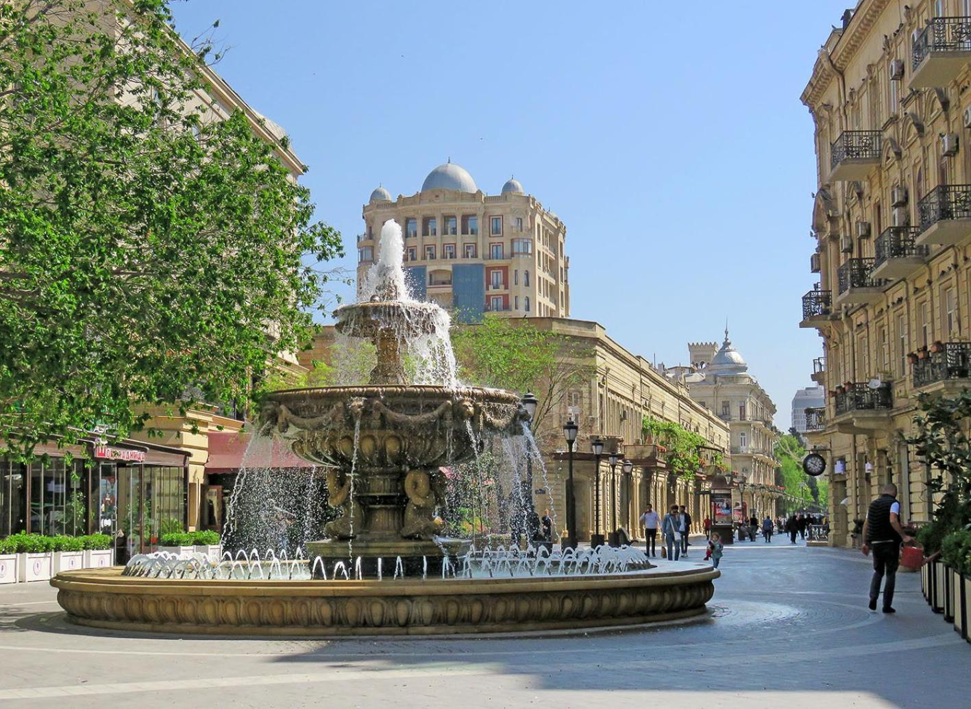 R Studios Old Баку Екстер'єр фото
